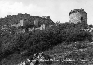 Il Castello col simbolo della D.C. Il Castello col simbolo della D.C.