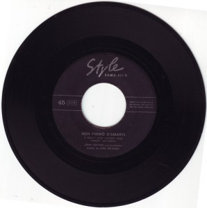 45 giri contenente 2 cover di Ray Charles 45 giri contenente 2 cover di Ray Charles