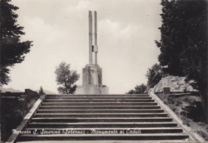 Il monumento, colpito da un fulmine