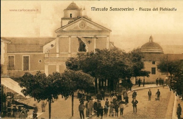 cartolina-piazza-600x392