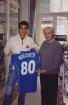 Bocchetti regala la sua maglia a Carlo