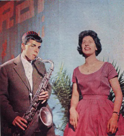 Sergio Magri (sax) con la cantante dilettante Mirella Lorenzi.