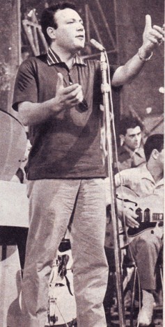 Claudio Villa canta 'E rrose e tu