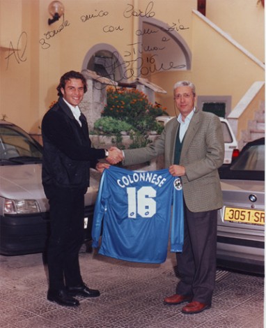 Ciccio Colonnese regala la maglia del Napoli a Carlo