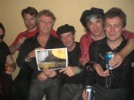 Sylvain Sylvain dei "New York Dolls" con i "The Boys"