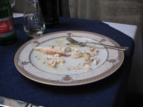 2° Pesce al forno appena pescato con patate lesse.
