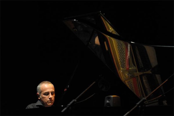Danilo Rea in "Parlami d'amore Mariù"