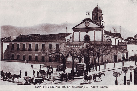 Il chiosco dei gelati in Piazza S. Antonio