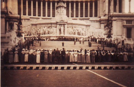 Manifestazione fascista, foto inedita di Barrella.