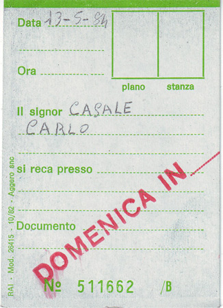 Invito "Domenica in" recante nel retro l'autografo di Robin Gibb