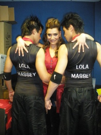 Lola Massey tra i suoi ballerini.