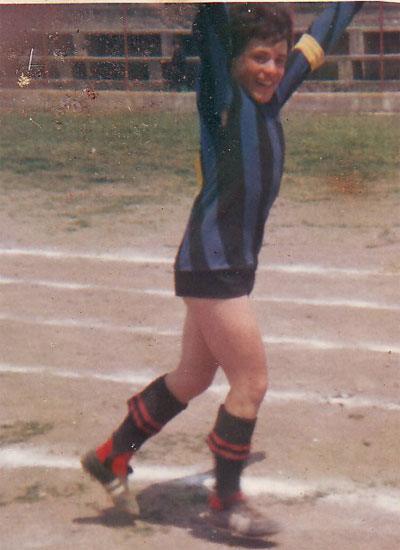 Marzio esulta dopo un goal