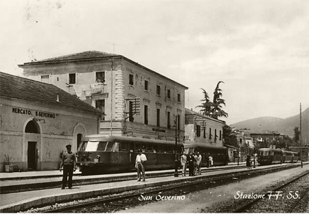 Stazione ferroviaria di Mercato S. Severino (anni '50)