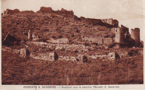 Mercato S. Severino "I bastioni e le mura del Castello"