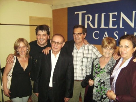 Nicola Di Bari con i suoi fans sudamericani.