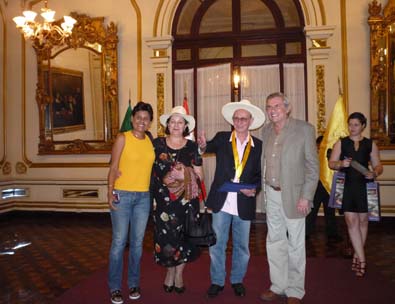 Nicola di Bari e la sua Signora visita il Perù.