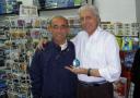 Peppe Zambrano e Carlo con la palla in mano…di Procida