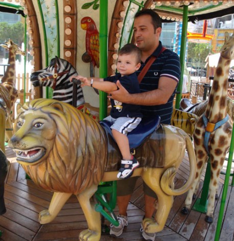 Gran divertimento per i bambini al Parco Giochi