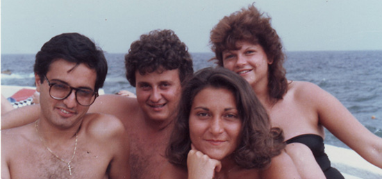Enzo Loria e Nicola Pironti con amiche al mare